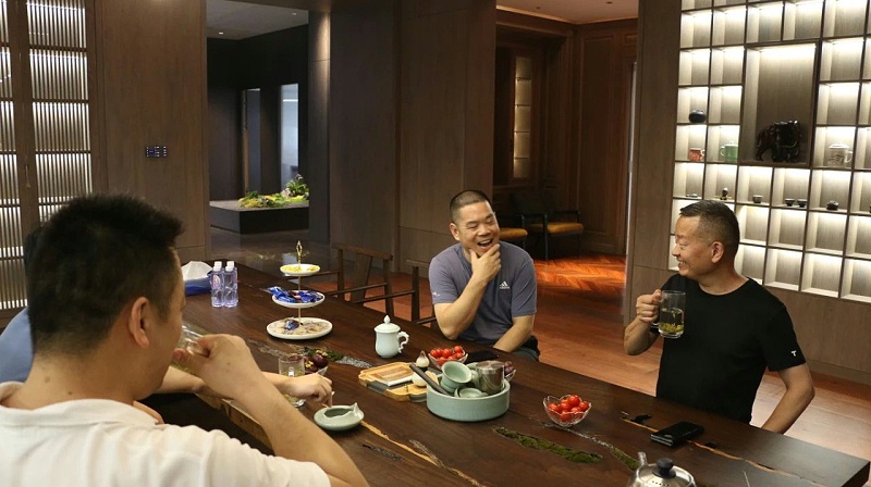 金白水清董事长张丰毅先生一行莅临指导